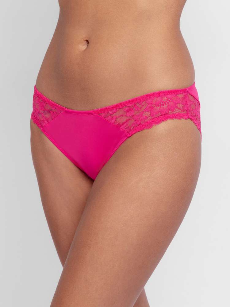 WILLA BRIEF
