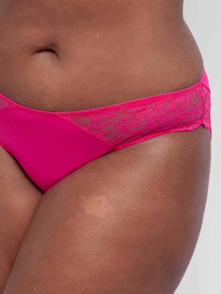 WILLA BRIEF