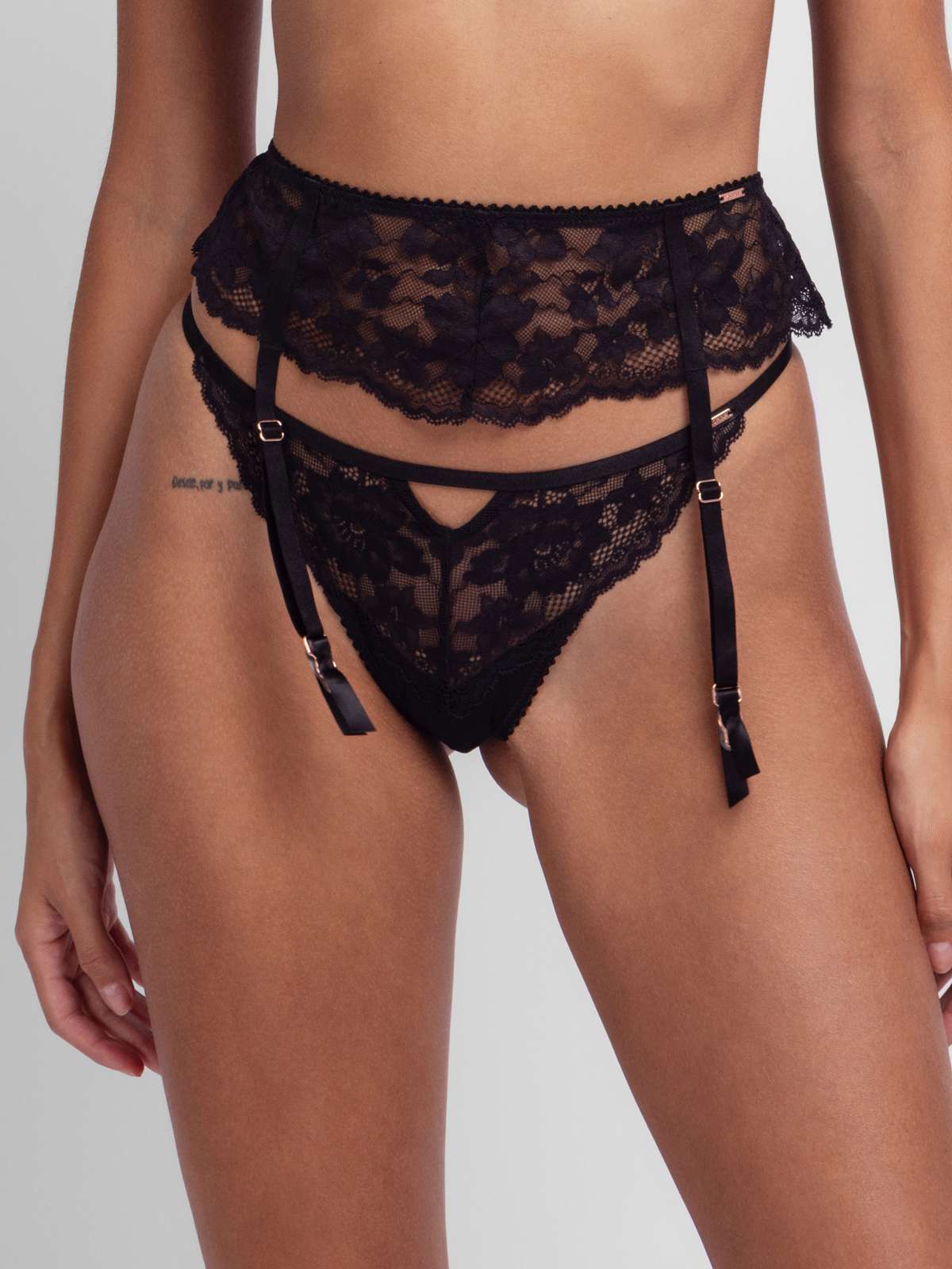 Anahi Suspender Belt