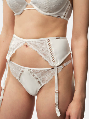 LYRA SATIN SUSPENDER BELT