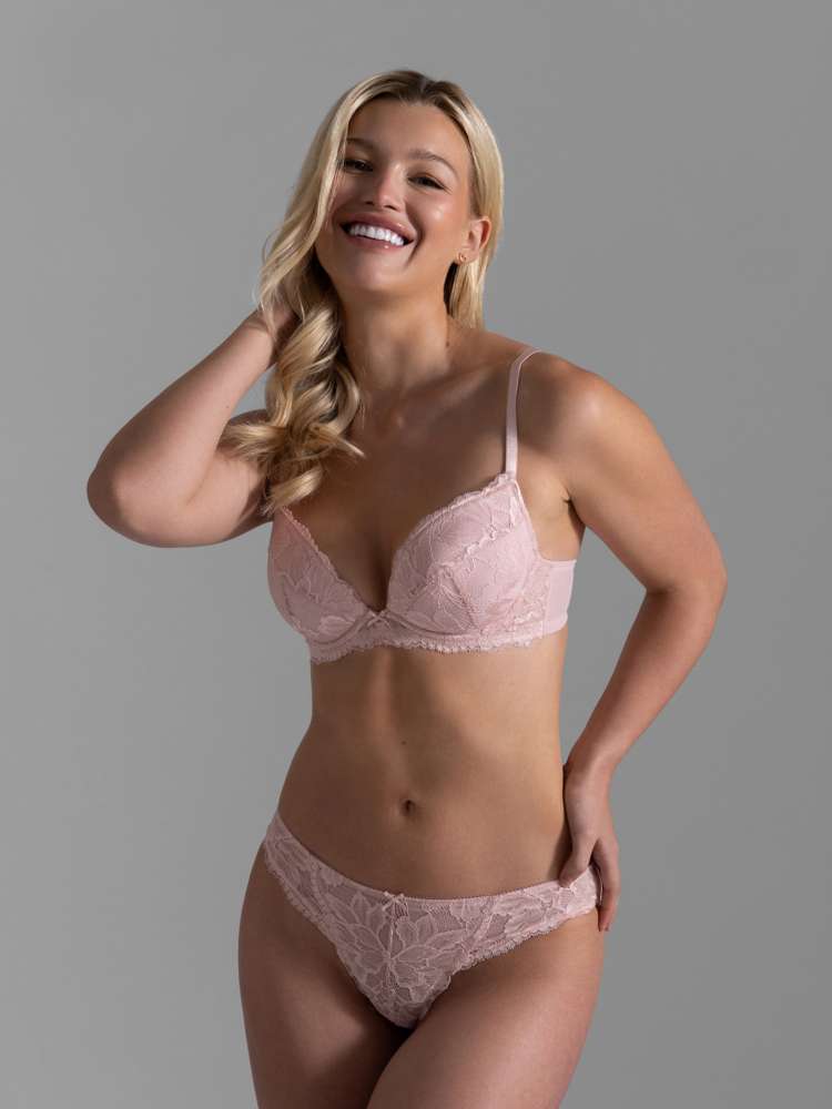 Soutien-gorge plongeant à coques dentelle