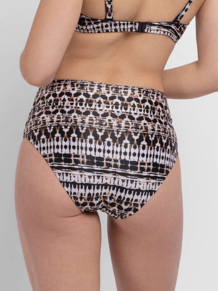 TOGO MAGO FULL BRIEF