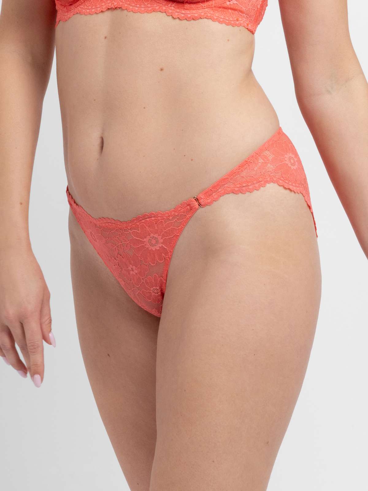 Winona Thong